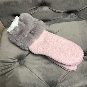 NWT- pink socks shoe size 6-10.5